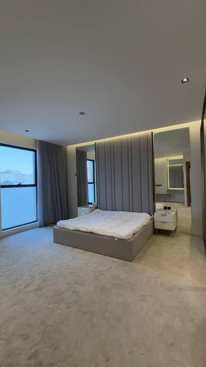 photo_6003588579109571957_y Luxury Corner House for Rent | Al Malqa