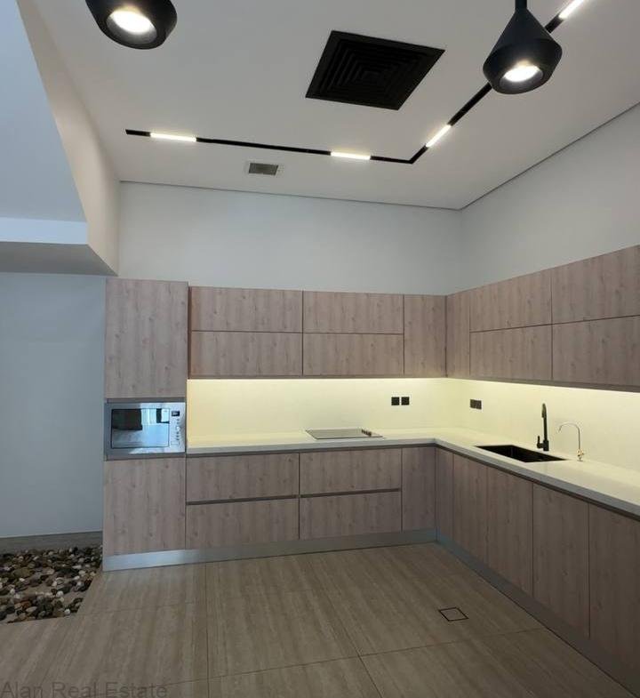 Luxury Corner House for Rent | Al Malqa