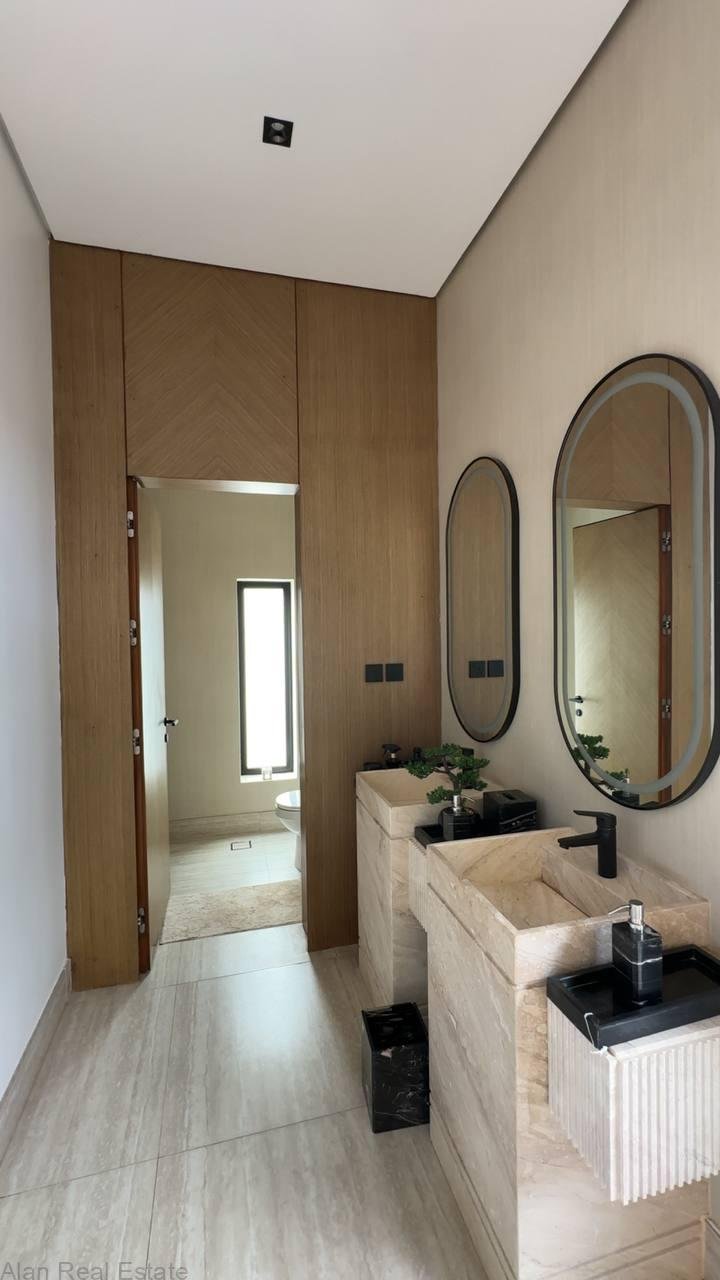 Luxury Corner House for Rent | Al Malqa